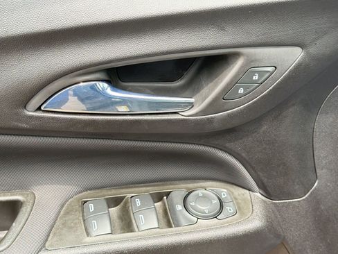 Used 2024 Chevrolet Equinox RS w/ RS Leather Package FWD image 21