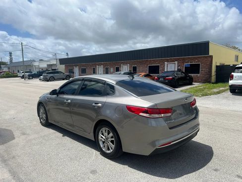 Used 2016 Kia Optima LX image 5