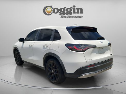 Used 2023 Honda HR-V Sport image 4