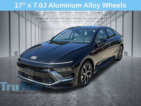 Used 2025 Hyundai Sonata SEL FWD image 3