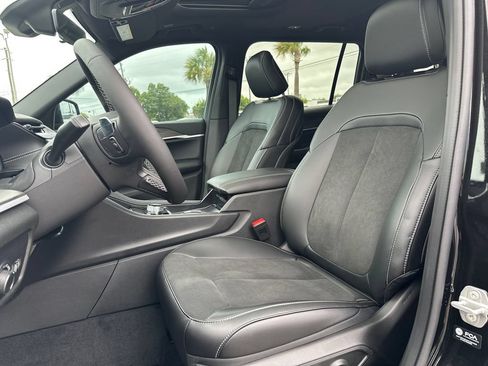 New 2026 Jeep Grand Cherokee L 2WD image 12