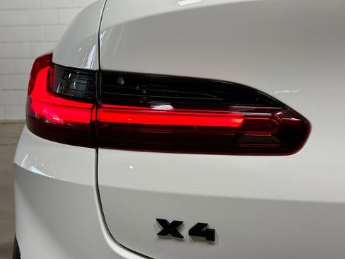 Used 2024 BMW X4 M40i AWD/4WD image 11