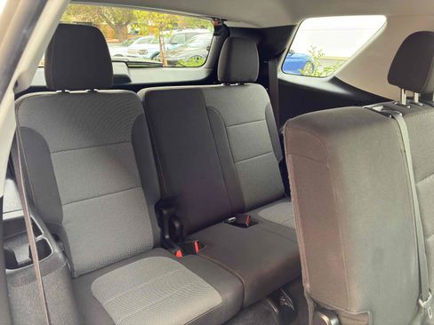 Used 2020 Chevrolet Traverse LS FWD image 55