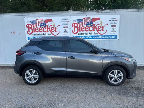 Used 2024 Nissan Kicks S FWD image 2