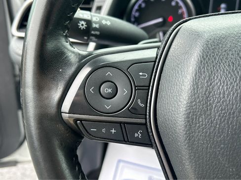 Used 2023 Toyota Camry SE image 19