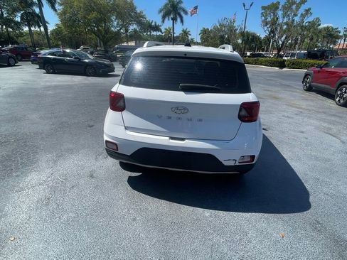Used 2020 Hyundai Venue SEL image 7