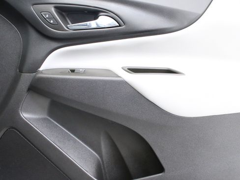 Used 2023 Chevrolet Equinox LS FWD image 31
