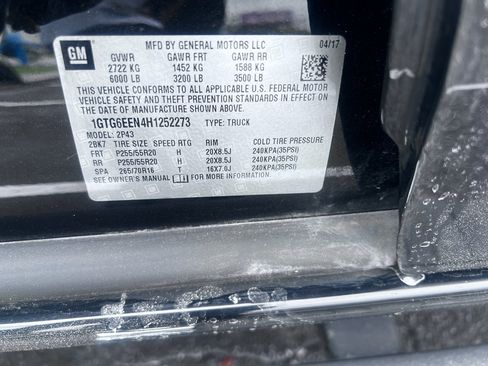 Used 2017 GMC Canyon Denali image 9