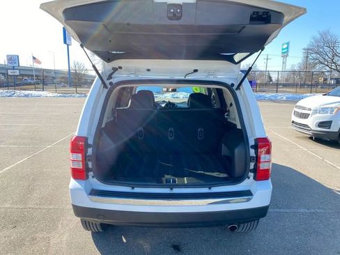Used 2016 Jeep Patriot High Altitude image 31