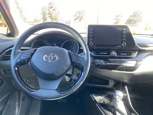 Used 2022 Toyota C-HR Limited image 10