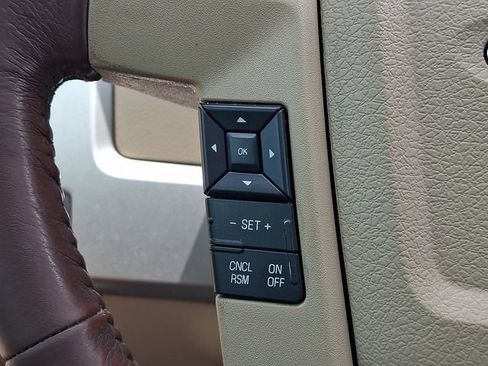 Used 2013 Ford F150 King Ranch w/ King Ranch Luxury Pkg AWD/4WD image 21