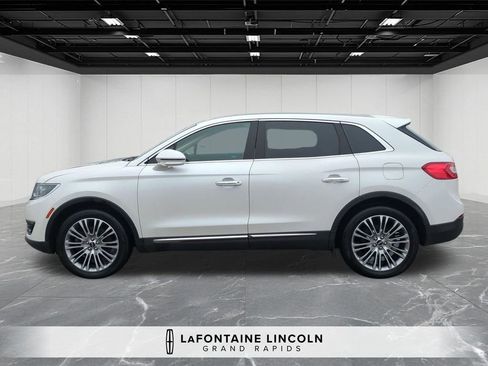 Used 2016 Lincoln MKX Reserve w/ Climate Package image 2