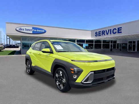 Certified 2024 Hyundai Kona SEL w/ Convenience Package FWD image 2