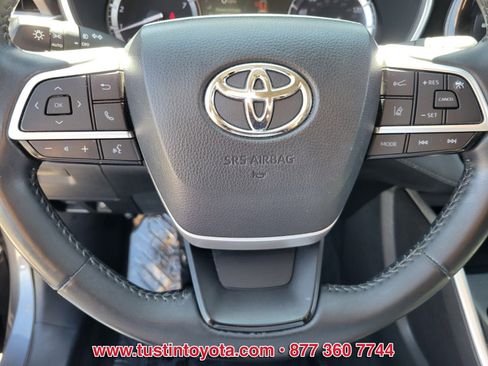 Used 2022 Toyota Highlander XLE image 21