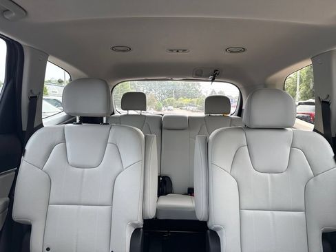 Used 2025 Kia Telluride EX w/ EX Captain's Chair Package FWD image 13