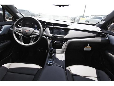 New 2026 Cadillac XT5 Sportv w/ LPO, Onyx Lite Package AWD/4WD image 9