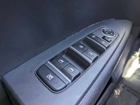 Used 2024 Kia Forte LXS w/ LXS Technology Package FWD image 19