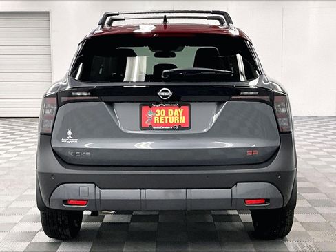 New 2026 Nissan Kicks SR w/ Cold Weather Package FWD image 5