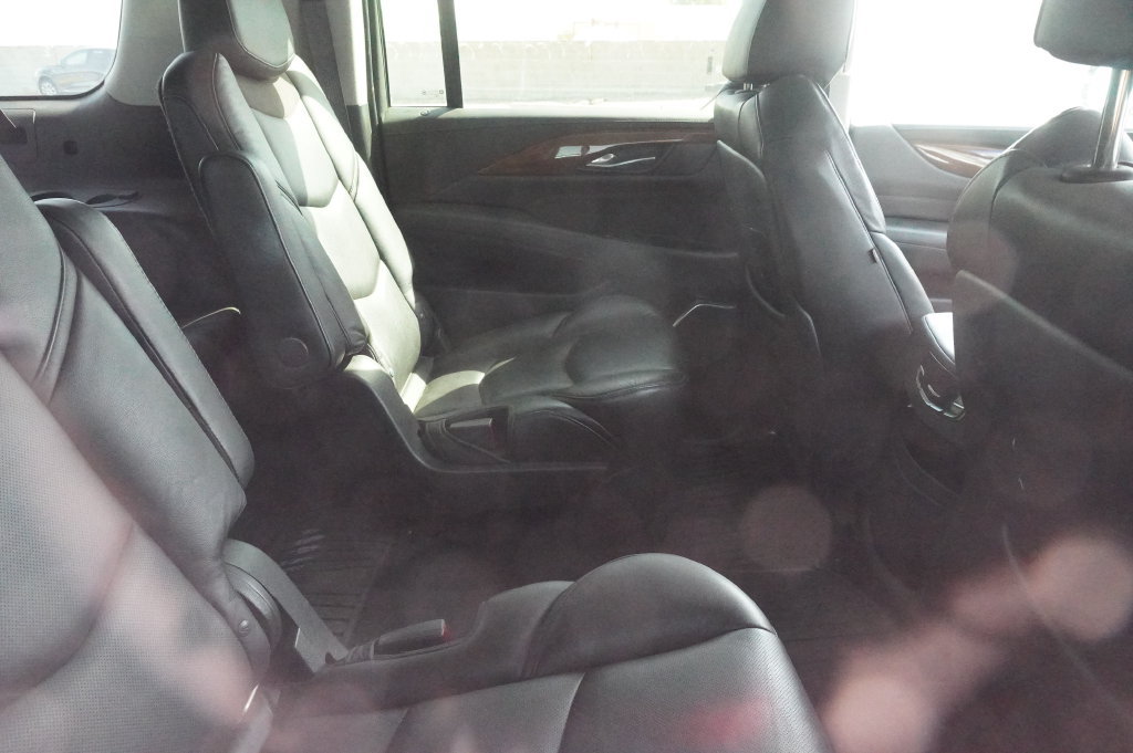 Used 2019 Cadillac Escalade ESV Luxury AWD/4WD image 7