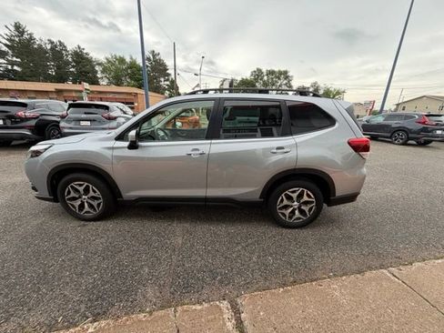 Used 2023 Subaru Forester Premium AWD/4WD image 4