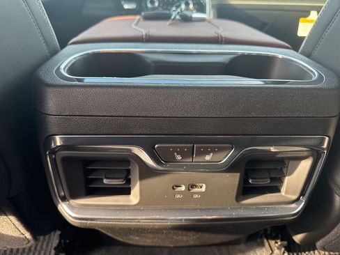 New 2026 GMC Sierra 1500 Denali Ultimate w/ LPO, Black Badging Package AWD/4WD image 16