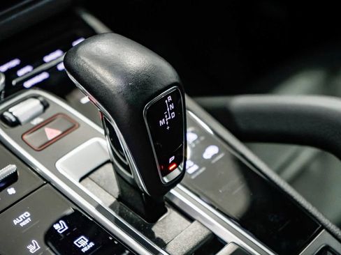 Used 2023 Porsche Cayenne S Platinum image 22