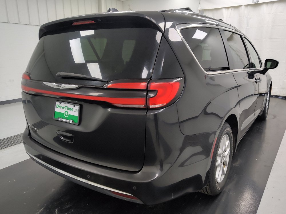 Used 2021 Chrysler Pacifica Touring-L FWD image 9