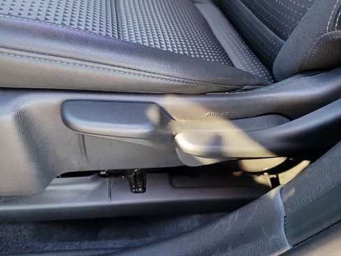 Used 2025 Chevrolet Trax LT image 11