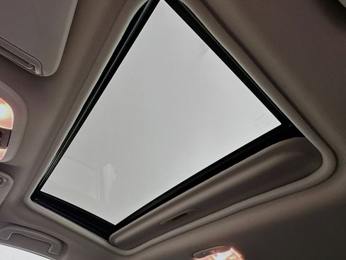 Used 2024 Subaru Crosstrek 2.0i Premium image 24