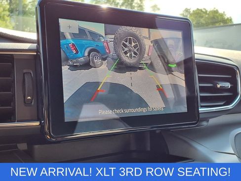 Used 2024 Ford Explorer XLT w/ Equipment Group 202A AWD/4WD image 9