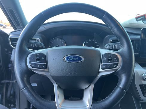 Used 2022 Ford Explorer XLT w/ Equipment Group 202A image 17