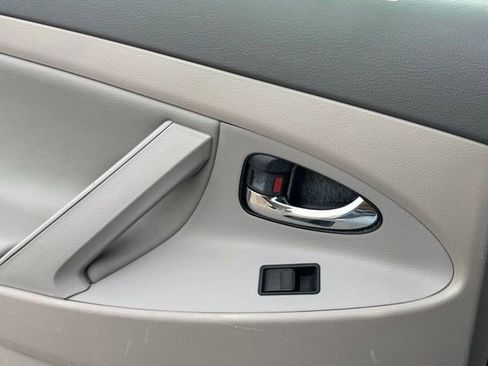 Used 2009 Toyota Camry LE image 15