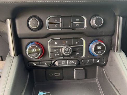 Used 2024 Chevrolet Tahoe LT AWD/4WD image 24