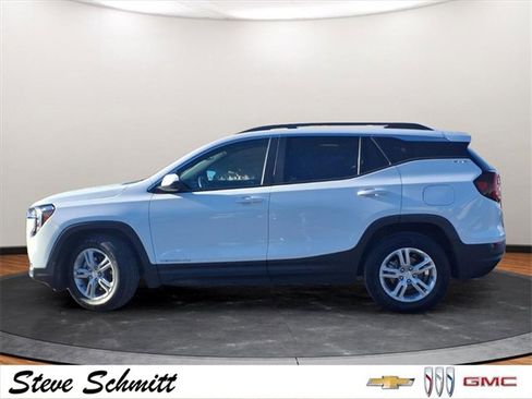 Certified 2022 GMC Terrain SLE w/ Driver Convenience Package image 2