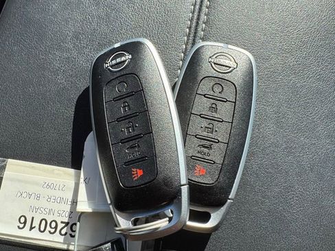 Used 2025 Nissan Pathfinder SL image 33