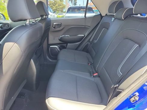 Certified 2023 Hyundai Venue Limited FWD image 7