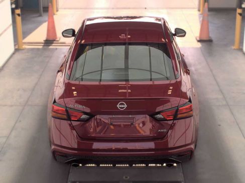Used 2025 Nissan Altima 2.5 SR AWD/4WD image 16