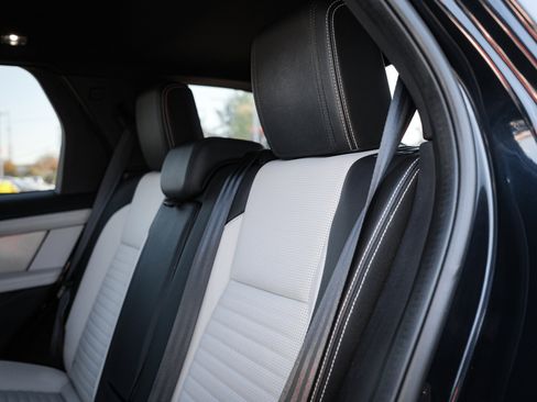 Used 2023 Land Rover Discovery Sport SE R-Dynamic image 31