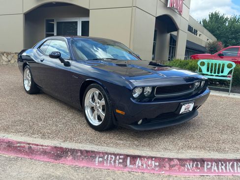 Used 2013 Dodge Challenger R/T RWD image 6