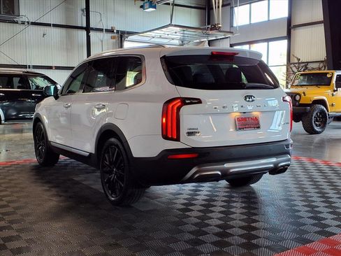 Used 2021 Kia Telluride SX w/ SX Prestige Package image 4