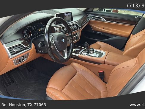 Used 2018 BMW 740i xDrive AWD/4WD image 20