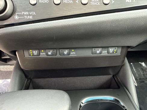 Used 2025 Lexus ES 350 w/ Premium Package FWD image 33