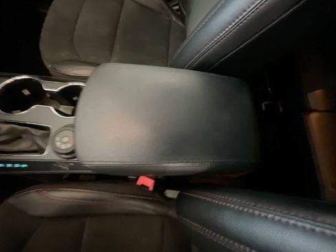 Used 2018 Ford Explorer XLT w/ Equipment Group 202A image 21