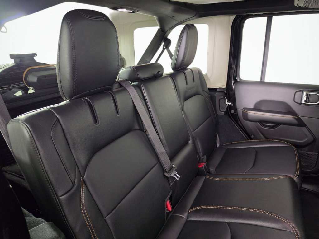 Used 2024 Jeep Wrangler Unlimited Sahara AWD/4WD image 36