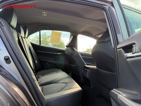 Used 2022 Toyota Camry XSE image 13