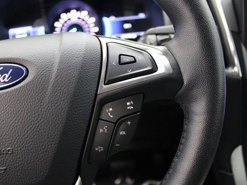 Used 2024 Ford Edge Titanium image 36