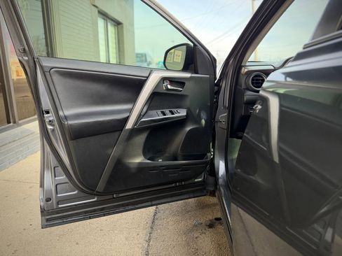 Used 2018 Toyota RAV4 XLE image 7