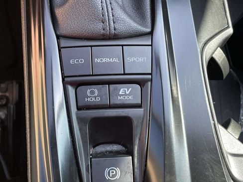 Used 2025 Toyota Camry SE w/ Convenience Package FWD image 26