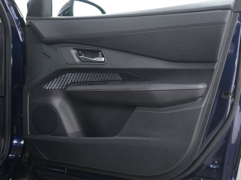 Used 2024 Nissan Ariya AWD image 9