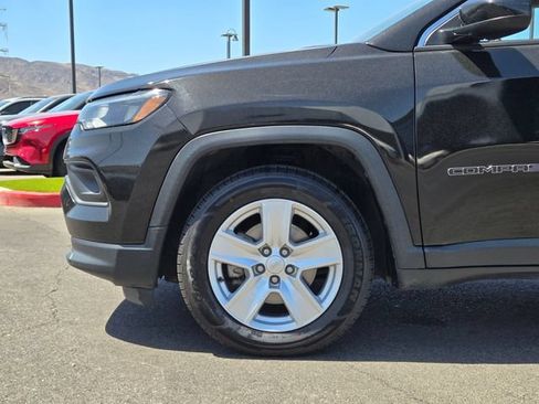 Used 2022 Jeep Compass Latitude FWD image 9